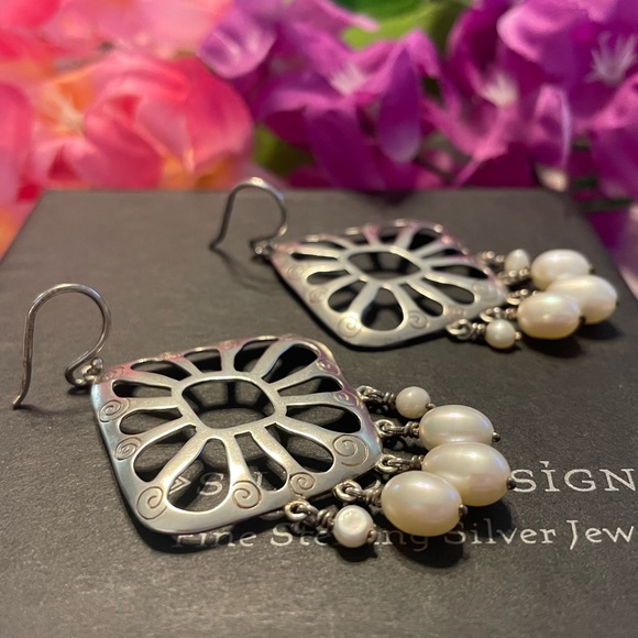 Silpada Pearl and Sterling Silver Dangle Earrings W2165 - Picture 10 of 14